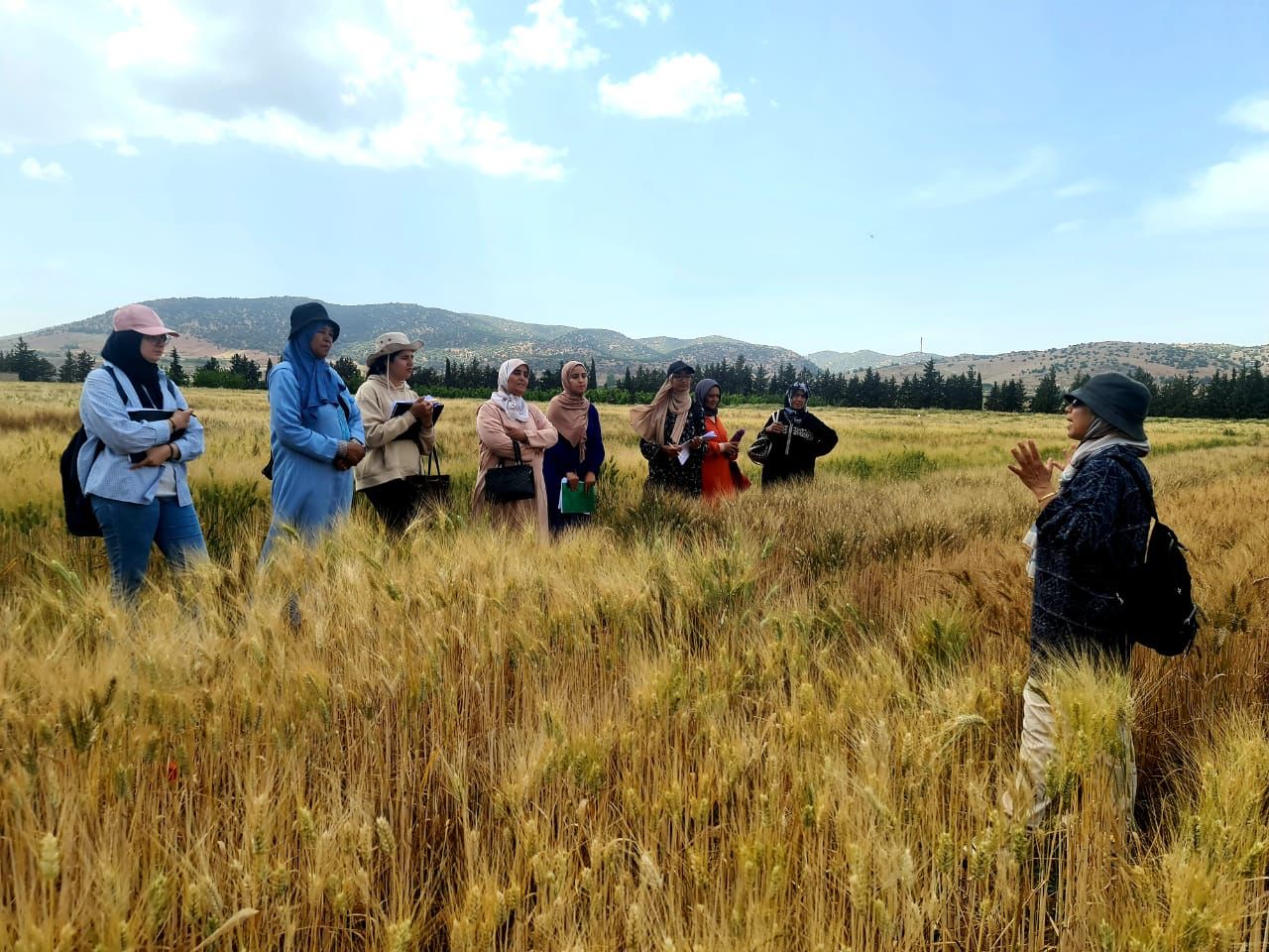 De la ferme à l’assiette : le projet MountainHER montre comment l&rsquo;agroécologie aide les communautés de montagne