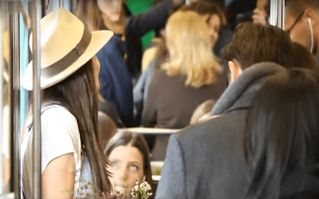 Vidéo: Une étudiante agricultrice débarque en ville!